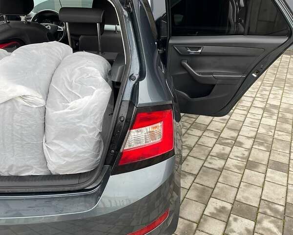 Серый Шкода Фабия, объемом двигателя 1.6 л и пробегом 29 тыс. км за 14500 $, фото 33 на Automoto.ua