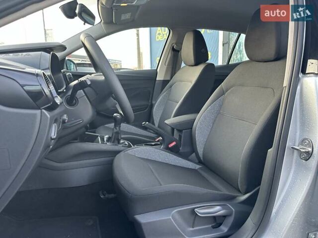 Серый Шкода Фабия, объемом двигателя 1 л и пробегом 61 тыс. км за 13990 $, фото 20 на Automoto.ua