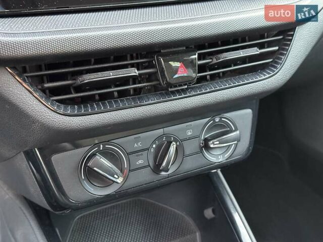 Серый Шкода Фабия, объемом двигателя 1 л и пробегом 61 тыс. км за 13990 $, фото 26 на Automoto.ua