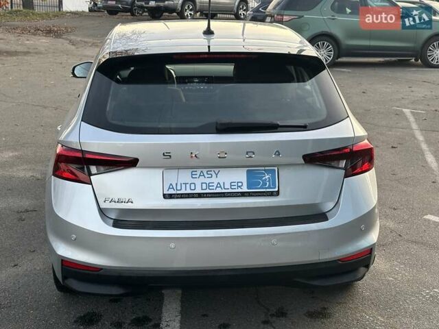 Серый Шкода Фабия, объемом двигателя 1 л и пробегом 61 тыс. км за 13990 $, фото 6 на Automoto.ua