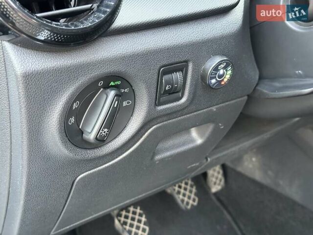 Серый Шкода Фабия, объемом двигателя 1 л и пробегом 61 тыс. км за 13990 $, фото 22 на Automoto.ua