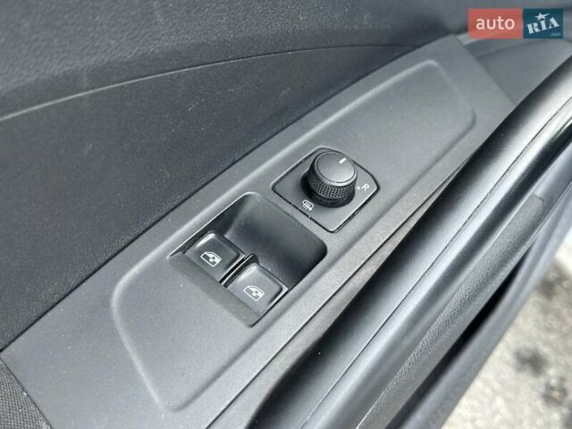 Серый Шкода Фабия, объемом двигателя 1 л и пробегом 61 тыс. км за 13990 $, фото 21 на Automoto.ua