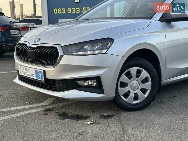 Серый Шкода Фабия, объемом двигателя 1 л и пробегом 61 тыс. км за 13990 $, фото 11 на Automoto.ua