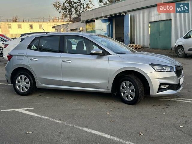 Серый Шкода Фабия, объемом двигателя 1 л и пробегом 61 тыс. км за 13990 $, фото 4 на Automoto.ua