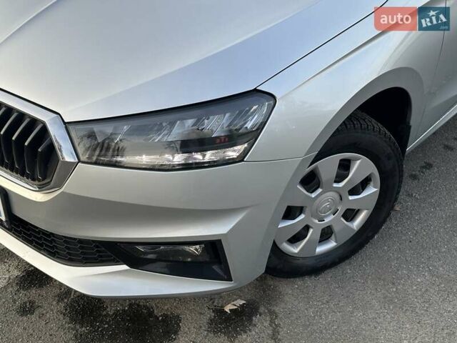 Серый Шкода Фабия, объемом двигателя 1 л и пробегом 61 тыс. км за 13990 $, фото 12 на Automoto.ua