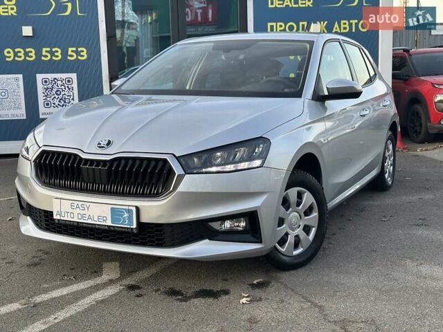 Серый Шкода Фабия, объемом двигателя 1 л и пробегом 61 тыс. км за 13990 $, фото 1 на Automoto.ua