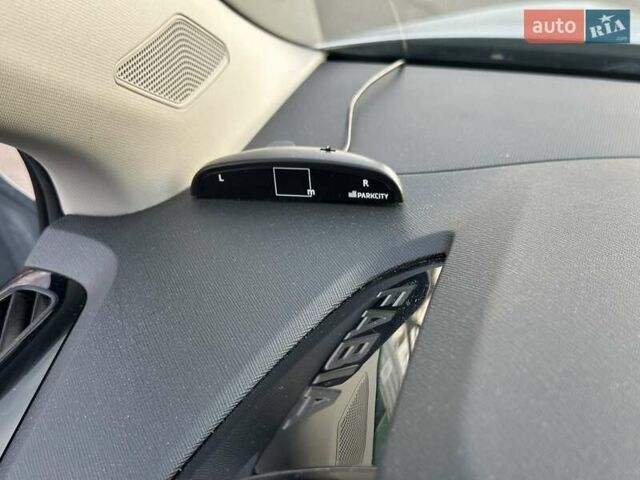 Серый Шкода Фабия, объемом двигателя 1 л и пробегом 61 тыс. км за 13990 $, фото 25 на Automoto.ua