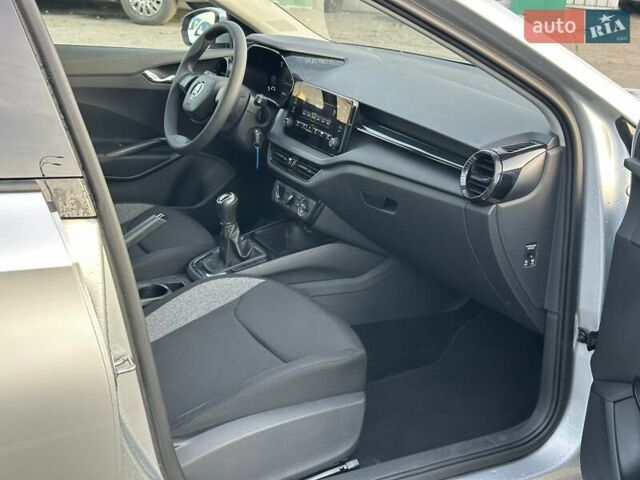 Серый Шкода Фабия, объемом двигателя 1 л и пробегом 61 тыс. км за 13990 $, фото 28 на Automoto.ua