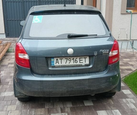 Серый Шкода Фабия, объемом двигателя 1.2 л и пробегом 180 тыс. км за 3700 $, фото 4 на Automoto.ua