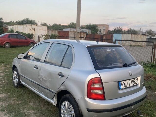 Серый Шкода Фабия, объемом двигателя 1.4 л и пробегом 3 тыс. км за 1543 $, фото 4 на Automoto.ua