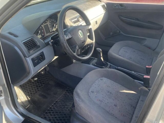 Серый Шкода Фабия, объемом двигателя 1.4 л и пробегом 3 тыс. км за 1543 $, фото 6 на Automoto.ua