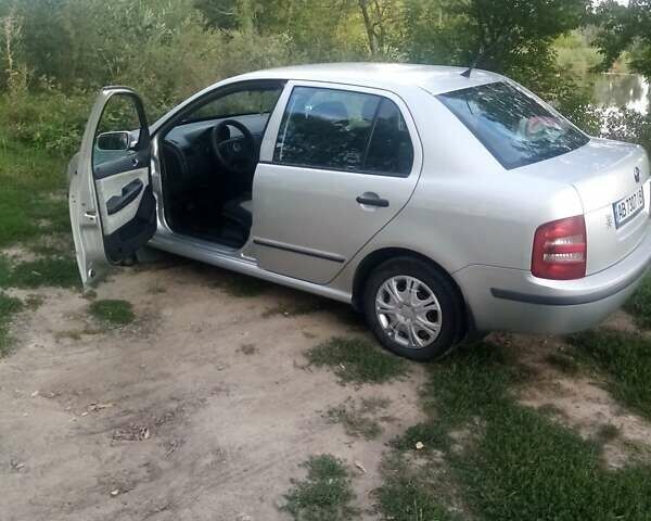 Серый Шкода Фабия, объемом двигателя 1.39 л и пробегом 226 тыс. км за 3550 $, фото 11 на Automoto.ua