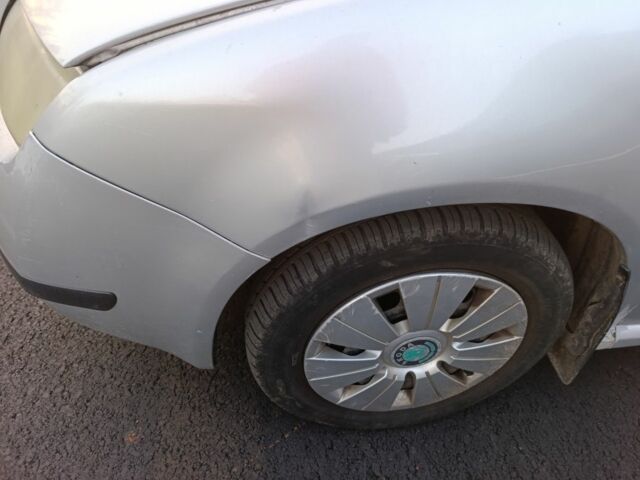 Серый Шкода Фабия, объемом двигателя 1.4 л и пробегом 288 тыс. км за 1888 $, фото 12 на Automoto.ua