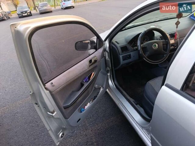 Серый Шкода Фабия, объемом двигателя 1.4 л и пробегом 288 тыс. км за 2000 $, фото 6 на Automoto.ua