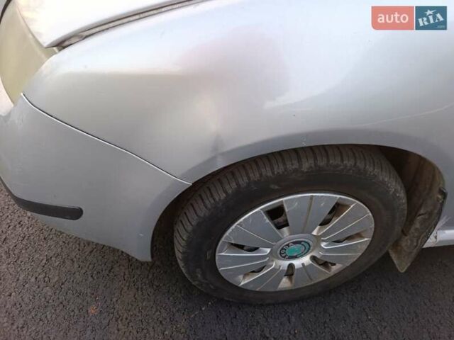 Серый Шкода Фабия, объемом двигателя 1.4 л и пробегом 288 тыс. км за 2000 $, фото 12 на Automoto.ua