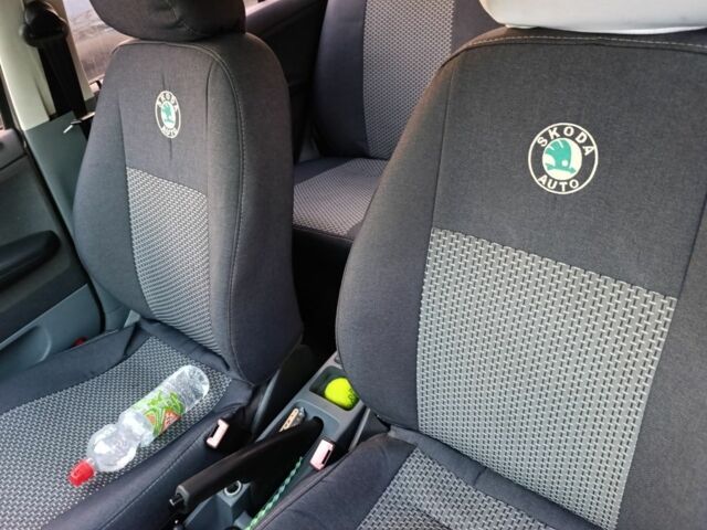 Серый Шкода Фабия, объемом двигателя 1.4 л и пробегом 288 тыс. км за 1888 $, фото 7 на Automoto.ua