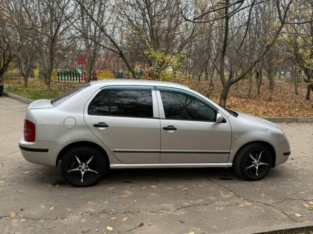 Серый Шкода Фабия, объемом двигателя 1.4 л и пробегом 215 тыс. км за 3300 $, фото 4 на Automoto.ua