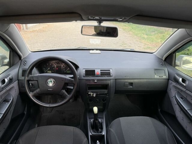 Серый Шкода Фабия, объемом двигателя 1.4 л и пробегом 215 тыс. км за 3300 $, фото 5 на Automoto.ua