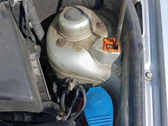 Серый Шкода Фабия, объемом двигателя 1.4 л и пробегом 317 тыс. км за 3000 $, фото 6 на Automoto.ua