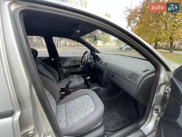 Сірий Шкода Фабія, об'ємом двигуна 1.4 л та пробігом 191 тис. км за 3600 $, фото 8 на Automoto.ua