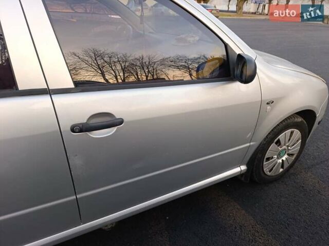 Серый Шкода Фабия, объемом двигателя 1.4 л и пробегом 288 тыс. км за 2000 $, фото 9 на Automoto.ua