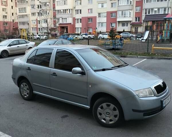 Серый Шкода Фабия, объемом двигателя 1.39 л и пробегом 215 тыс. км за 3700 $, фото 6 на Automoto.ua