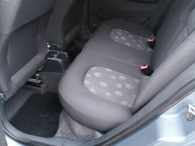 Серый Шкода Фабия, объемом двигателя 1.4 л и пробегом 215 тыс. км за 3600 $, фото 14 на Automoto.ua