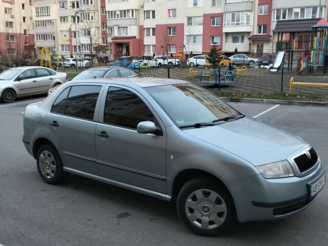 Серый Шкода Фабия, объемом двигателя 1.4 л и пробегом 215 тыс. км за 3600 $, фото 2 на Automoto.ua