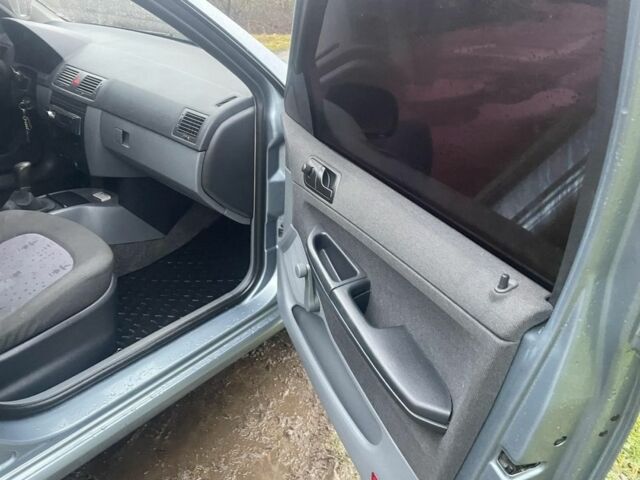 Сірий Шкода Фабія, об'ємом двигуна 1.2 л та пробігом 1 тис. км за 3300 $, фото 5 на Automoto.ua