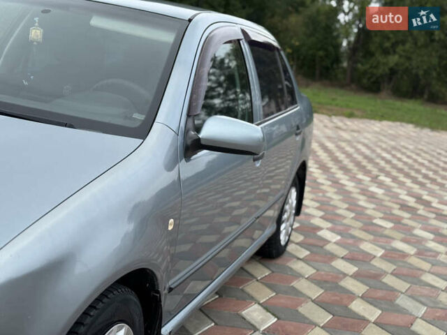 Серый Шкода Фабия, объемом двигателя 1.2 л и пробегом 199 тыс. км за 2900 $, фото 10 на Automoto.ua