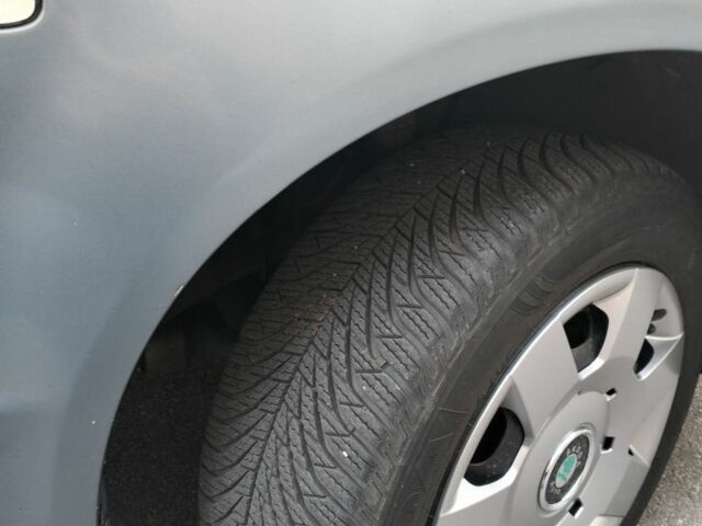 Серый Шкода Фабия, объемом двигателя 1.4 л и пробегом 215 тыс. км за 3600 $, фото 16 на Automoto.ua