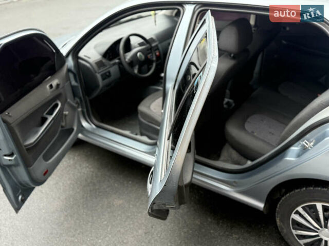 Сірий Шкода Фабія, об'ємом двигуна 1.2 л та пробігом 170 тис. км за 3000 $, фото 7 на Automoto.ua