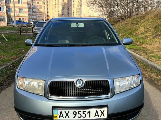 Серый Шкода Фабия, объемом двигателя 1.4 л и пробегом 173 тыс. км за 3750 $, фото 1 на Automoto.ua