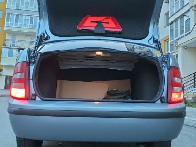 Серый Шкода Фабия, объемом двигателя 1.4 л и пробегом 215 тыс. км за 3600 $, фото 6 на Automoto.ua