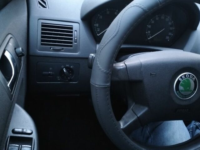 Серый Шкода Фабия, объемом двигателя 1.4 л и пробегом 215 тыс. км за 3600 $, фото 8 на Automoto.ua