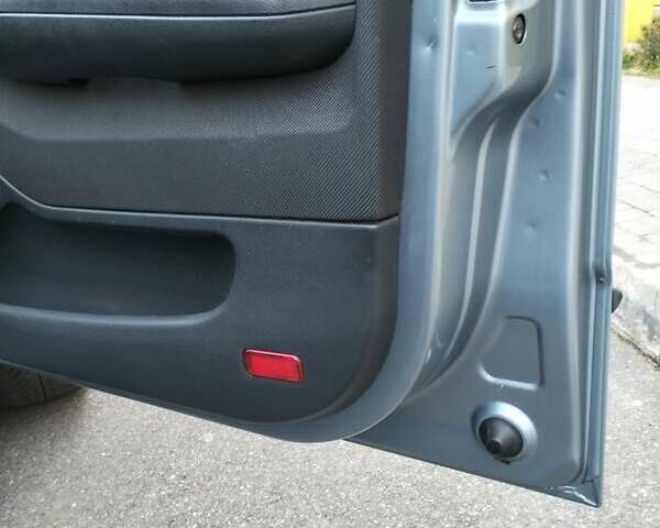 Серый Шкода Фабия, объемом двигателя 1.39 л и пробегом 215 тыс. км за 3700 $, фото 9 на Automoto.ua