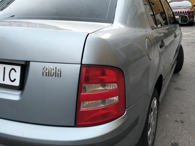 Серый Шкода Фабия, объемом двигателя 1.4 л и пробегом 215 тыс. км за 3600 $, фото 17 на Automoto.ua