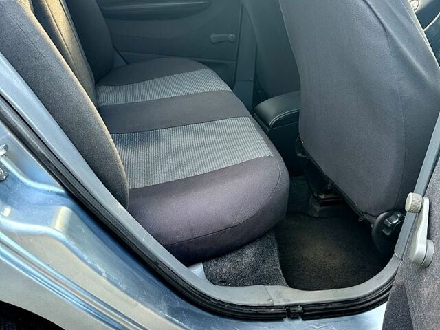 Серый Шкода Фабия, объемом двигателя 1.4 л и пробегом 319 тыс. км за 3400 $, фото 5 на Automoto.ua