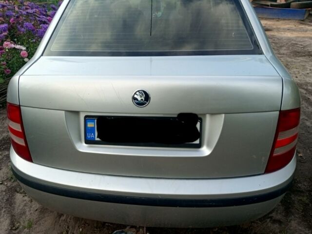 Серый Шкода Фабия, объемом двигателя 1 л и пробегом 360 тыс. км за 3200 $, фото 1 на Automoto.ua