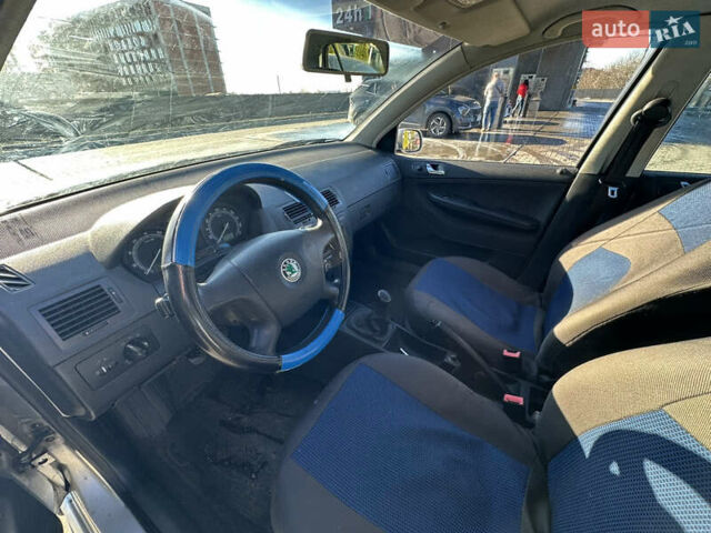 Серый Шкода Фабия, объемом двигателя 1.4 л и пробегом 246 тыс. км за 2950 $, фото 18 на Automoto.ua