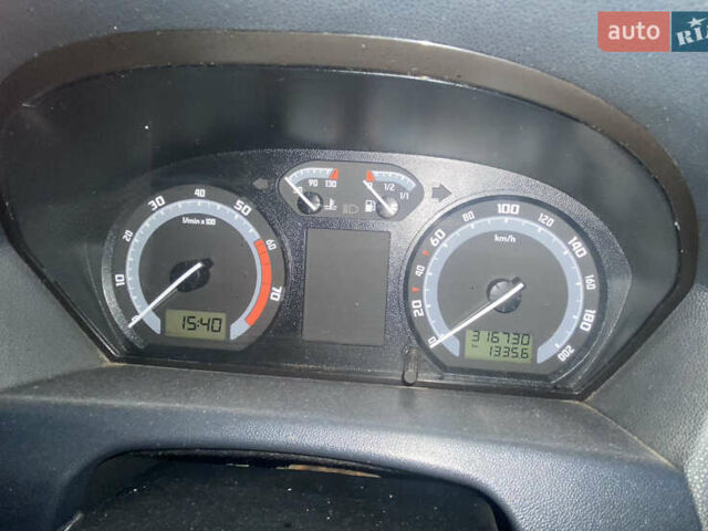 Серый Шкода Фабия, объемом двигателя 1.2 л и пробегом 316 тыс. км за 2900 $, фото 5 на Automoto.ua