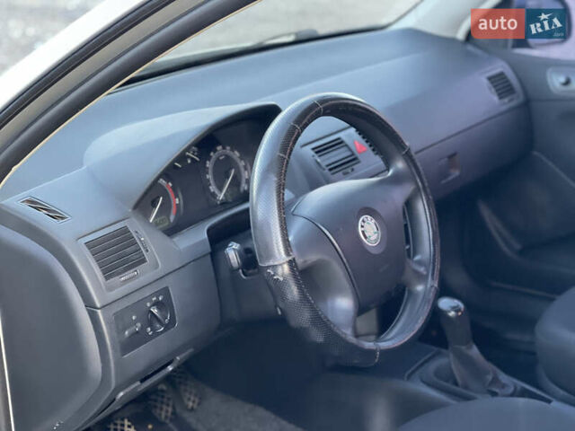 Сірий Шкода Фабія, об'ємом двигуна 1.2 л та пробігом 150 тис. км за 2950 $, фото 16 на Automoto.ua