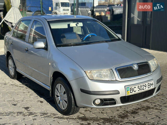 Серый Шкода Фабия, объемом двигателя 1.4 л и пробегом 246 тыс. км за 2950 $, фото 5 на Automoto.ua