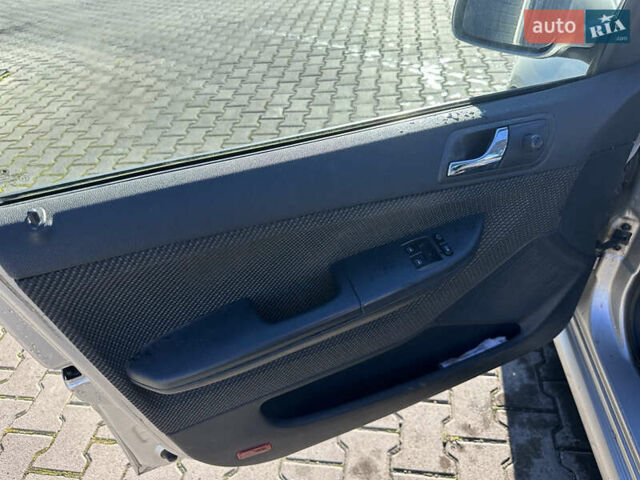 Серый Шкода Фабия, объемом двигателя 1.4 л и пробегом 246 тыс. км за 2950 $, фото 15 на Automoto.ua