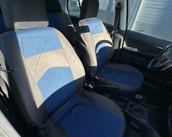 Серый Шкода Фабия, объемом двигателя 1.4 л и пробегом 246 тыс. км за 2950 $, фото 14 на Automoto.ua