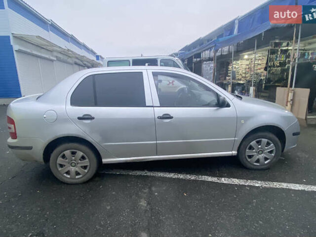 Серый Шкода Фабия, объемом двигателя 1.2 л и пробегом 316 тыс. км за 2900 $, фото 4 на Automoto.ua