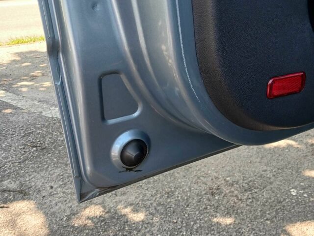 Серый Шкода Фабия, объемом двигателя 1.2 л и пробегом 246 тыс. км за 3100 $, фото 1 на Automoto.ua