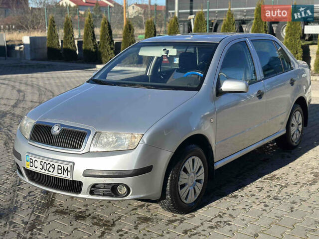 Серый Шкода Фабия, объемом двигателя 1.4 л и пробегом 246 тыс. км за 2950 $, фото 2 на Automoto.ua