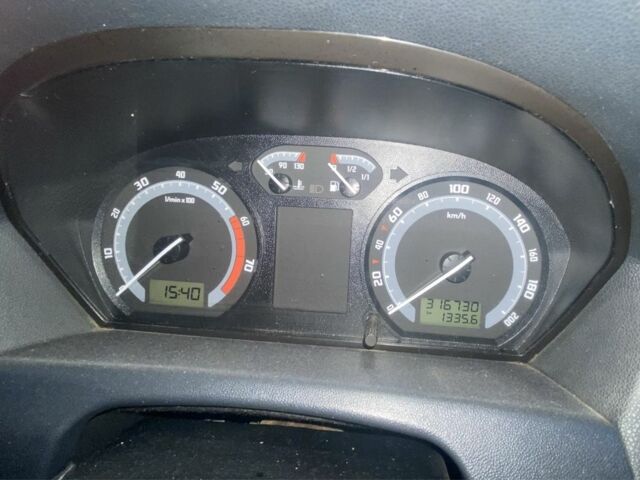 Серый Шкода Фабия, объемом двигателя 1.2 л и пробегом 316 тыс. км за 2900 $, фото 1 на Automoto.ua