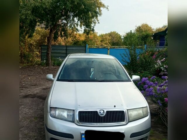 Серый Шкода Фабия, объемом двигателя 1 л и пробегом 360 тыс. км за 3200 $, фото 2 на Automoto.ua